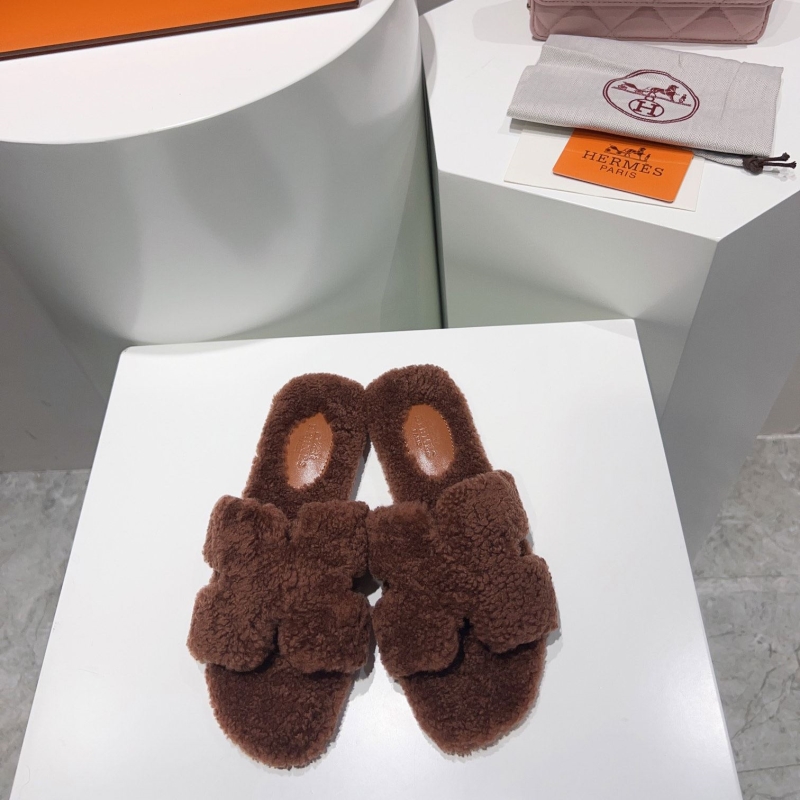H**mes slippers